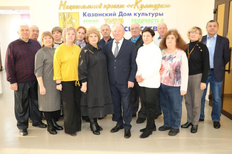 Актив депутатского корпуса Любинского района, после заседания совета 29 ноября 2023 года, отправился вместе с главой района и представителями общественности посмотреть позитивные изменения, произошедшие на территории муниципалитета. Актив депутатского корпуса Любинского района, после заседания совета 29 ноября 2023 года, отправился вместе с главой района и представителями общественности посмотреть позитивные изменения, произошедшие на территории муниципалитета.